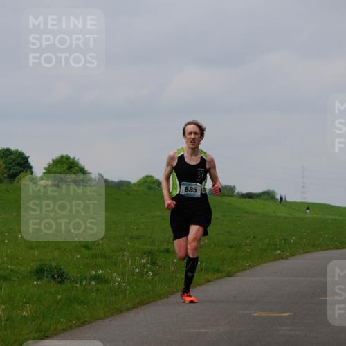 05.05.2024 - 7. Wedeler Halbmarathon Fuchs,  Jonas http://msf.ph/oto/6232415 05.05.2024 11:10:46 Laufen 685 meine-sportfotos.de