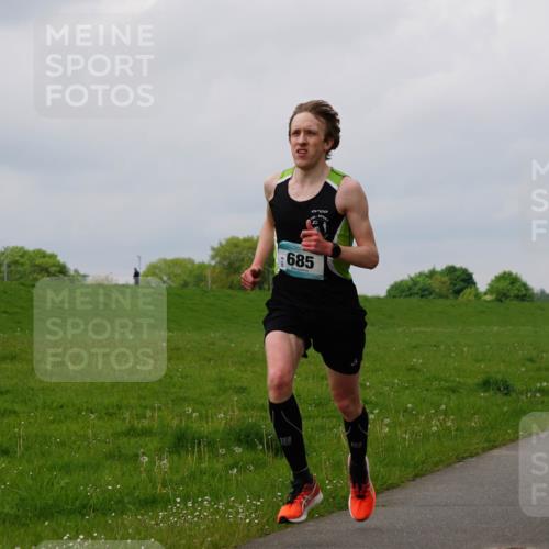 05.05.2024 - 7. Wedeler Halbmarathon Fuchs,  Jonas http://msf.ph/oto/6232427 05.05.2024 11:10:49 Laufen 685 meine-sportfotos.de