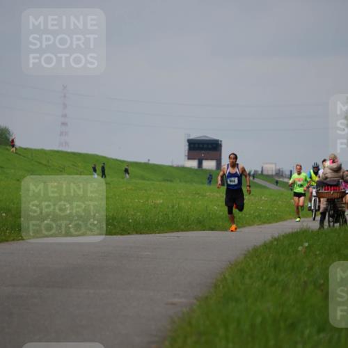 05.05.2024 - 7. Wedeler Halbmarathon Fuchs,  Jonas http://msf.ph/oto/6232445 05.05.2024 11:11:28 Laufen 908 meine-sportfotos.de