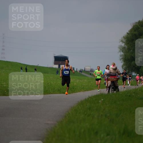 05.05.2024 - 7. Wedeler Halbmarathon Fuchs,  Jonas http://msf.ph/oto/6232449 05.05.2024 11:11:30 Laufen  meine-sportfotos.de