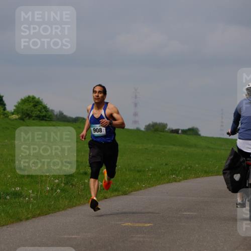 05.05.2024 - 7. Wedeler Halbmarathon Fuchs,  Jonas http://msf.ph/oto/6232456 05.05.2024 11:11:43 Laufen 908 meine-sportfotos.de