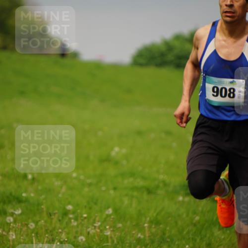 05.05.2024 - 7. Wedeler Halbmarathon Fuchs,  Jonas http://msf.ph/oto/6232469 05.05.2024 11:11:44 Laufen 908 meine-sportfotos.de