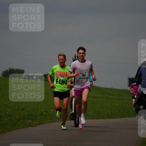 05.05.2024 - 7. Wedeler Halbmarathon Fuchs,  Jonas http://msf.ph/oto/6232477 05.05.2024 11:11:49 Laufen 90 meine-sportfotos.de