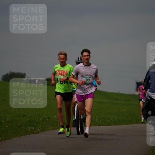 05.05.2024 - 7. Wedeler Halbmarathon Fuchs,  Jonas http://msf.ph/oto/6232478 05.05.2024 11:11:49 Laufen  meine-sportfotos.de