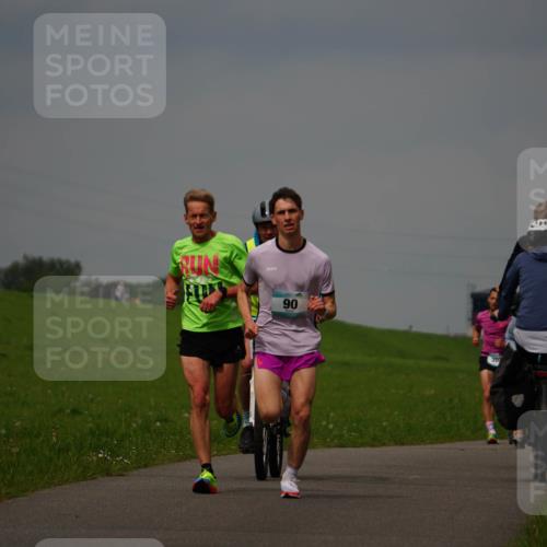 05.05.2024 - 7. Wedeler Halbmarathon Fuchs,  Jonas http://msf.ph/oto/6232479 05.05.2024 11:11:49 Laufen 90 meine-sportfotos.de