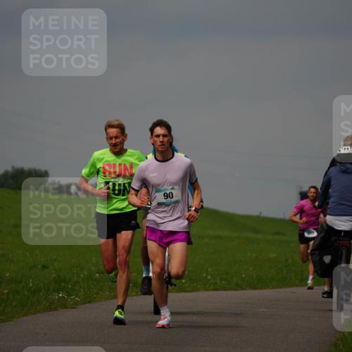 05.05.2024 - 7. Wedeler Halbmarathon Fuchs,  Jonas http://msf.ph/oto/6232482 05.05.2024 11:11:49 Laufen 9, 90, 302 meine-sportfotos.de