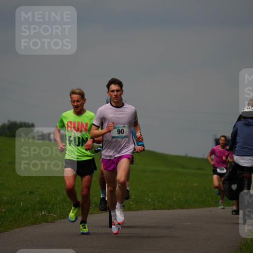 05.05.2024 - 7. Wedeler Halbmarathon Fuchs,  Jonas http://msf.ph/oto/6232483 05.05.2024 11:11:49 Laufen 06 meine-sportfotos.de
