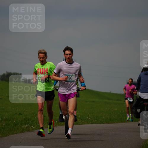 05.05.2024 - 7. Wedeler Halbmarathon Fuchs,  Jonas http://msf.ph/oto/6232484 05.05.2024 11:11:50 Laufen 06 meine-sportfotos.de