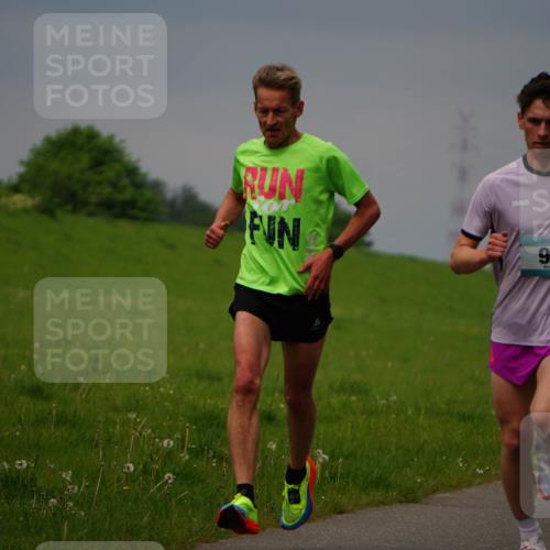 05.05.2024 - 7. Wedeler Halbmarathon Fuchs,  Jonas http://msf.ph/oto/6232489 05.05.2024 11:11:52 Laufen 90 meine-sportfotos.de