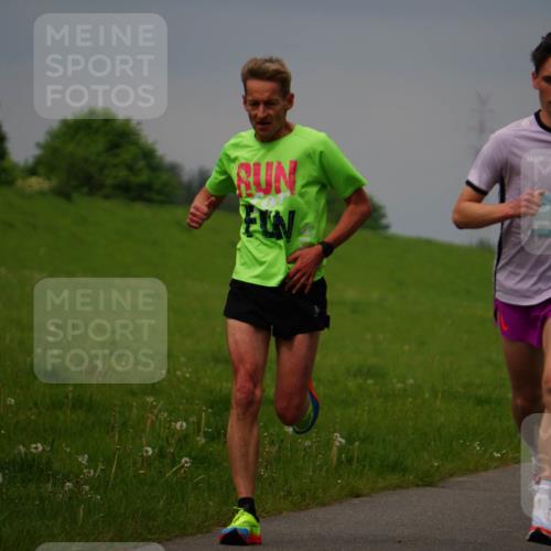 05.05.2024 - 7. Wedeler Halbmarathon Fuchs,  Jonas http://msf.ph/oto/6232490 05.05.2024 11:11:52 Laufen 90 meine-sportfotos.de