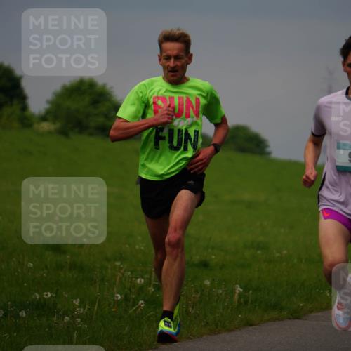 05.05.2024 - 7. Wedeler Halbmarathon Fuchs,  Jonas http://msf.ph/oto/6232492 05.05.2024 11:11:53 Laufen 90 meine-sportfotos.de