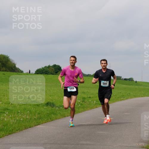 05.05.2024 - 7. Wedeler Halbmarathon Fuchs,  Jonas http://msf.ph/oto/6232511 05.05.2024 11:12:03 Laufen 302, 591 meine-sportfotos.de
