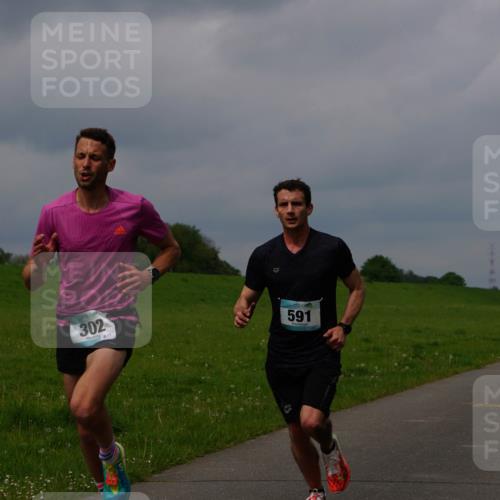 05.05.2024 - 7. Wedeler Halbmarathon Fuchs,  Jonas http://msf.ph/oto/6232520 05.05.2024 11:12:05 Laufen 302, 11, 591 meine-sportfotos.de