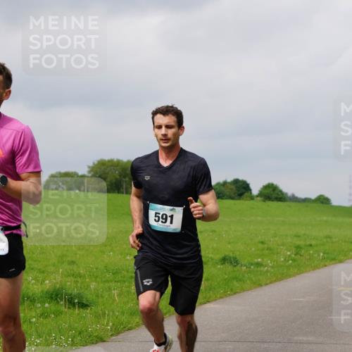 05.05.2024 - 7. Wedeler Halbmarathon Fuchs,  Jonas http://msf.ph/oto/6232523 05.05.2024 11:12:05 Laufen 302, 11, 591 meine-sportfotos.de