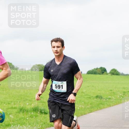 05.05.2024 - 7. Wedeler Halbmarathon Fuchs,  Jonas http://msf.ph/oto/6232525 05.05.2024 11:12:05 Laufen 302, 8, 11, 591 meine-sportfotos.de