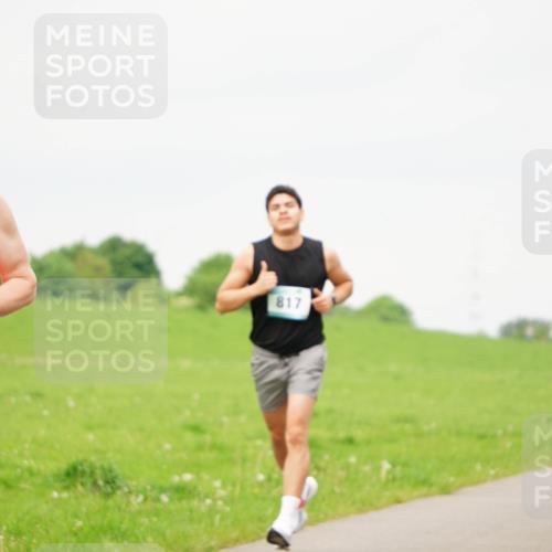 05.05.2024 - 7. Wedeler Halbmarathon Fuchs,  Jonas http://msf.ph/oto/6232589 05.05.2024 11:12:28 Laufen 476, 817 meine-sportfotos.de
