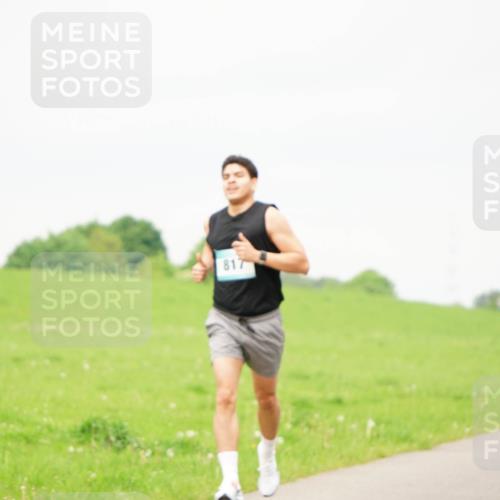 05.05.2024 - 7. Wedeler Halbmarathon Fuchs,  Jonas http://msf.ph/oto/6232592 05.05.2024 11:12:28 Laufen 817 meine-sportfotos.de