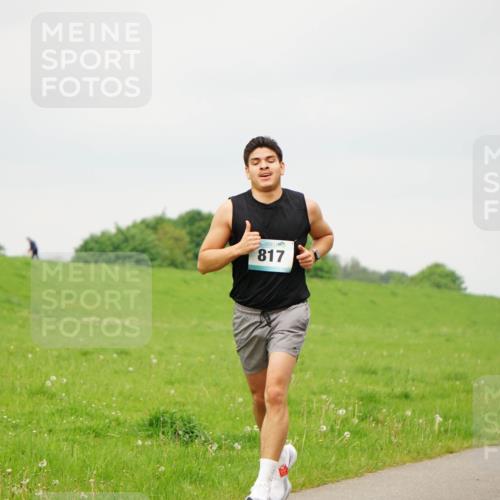 05.05.2024 - 7. Wedeler Halbmarathon Fuchs,  Jonas http://msf.ph/oto/6232595 05.05.2024 11:12:29 Laufen 817 meine-sportfotos.de