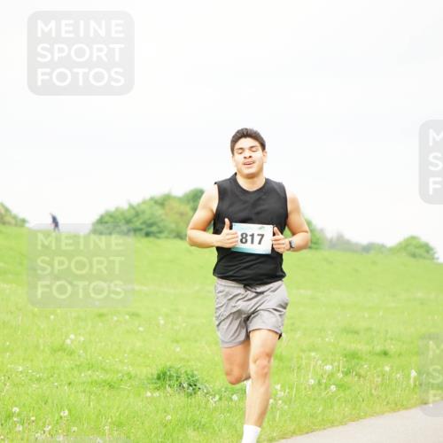 05.05.2024 - 7. Wedeler Halbmarathon Fuchs,  Jonas http://msf.ph/oto/6232596 05.05.2024 11:12:29 Laufen 817 meine-sportfotos.de