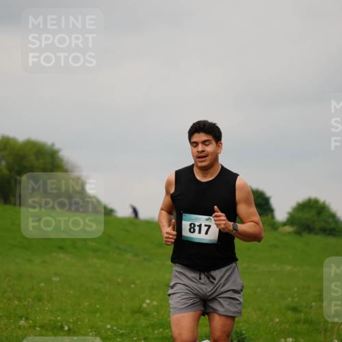 05.05.2024 - 7. Wedeler Halbmarathon Fuchs,  Jonas http://msf.ph/oto/6232600 05.05.2024 11:12:30 Laufen 817 meine-sportfotos.de