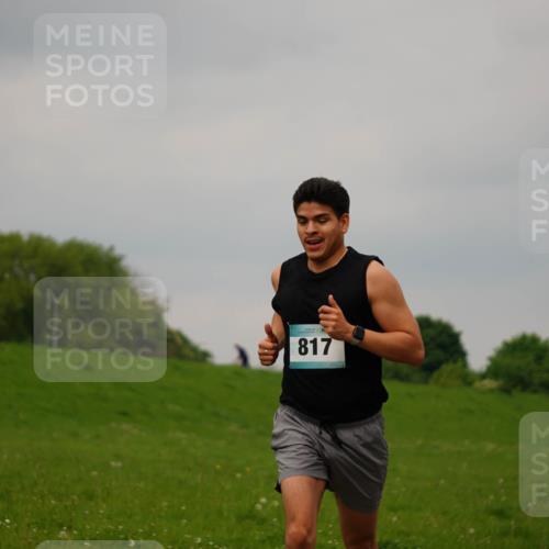 05.05.2024 - 7. Wedeler Halbmarathon Fuchs,  Jonas http://msf.ph/oto/6232601 05.05.2024 11:12:30 Laufen 817 meine-sportfotos.de