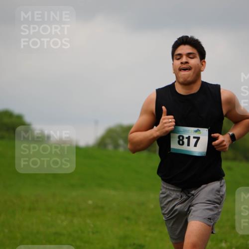 05.05.2024 - 7. Wedeler Halbmarathon Fuchs,  Jonas http://msf.ph/oto/6232610 05.05.2024 11:12:31 Laufen 817 meine-sportfotos.de