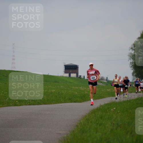 05.05.2024 - 7. Wedeler Halbmarathon Fuchs,  Jonas http://msf.ph/oto/6232622 05.05.2024 11:12:37 Laufen 668 meine-sportfotos.de