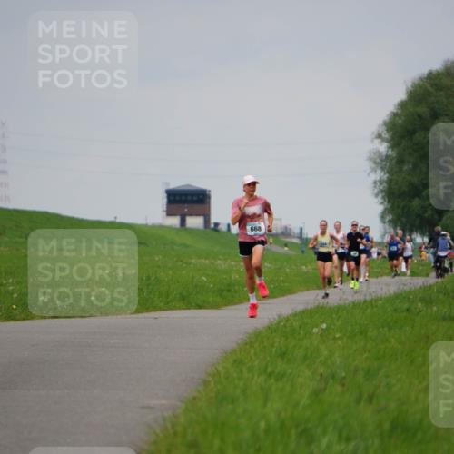 05.05.2024 - 7. Wedeler Halbmarathon Fuchs,  Jonas http://msf.ph/oto/6232629 05.05.2024 11:12:38 Laufen 899 meine-sportfotos.de
