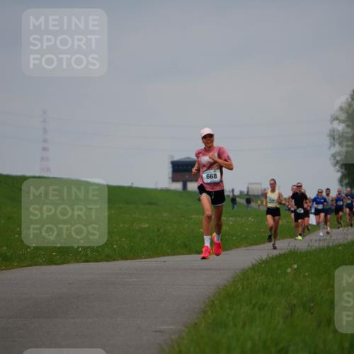 05.05.2024 - 7. Wedeler Halbmarathon Fuchs,  Jonas http://msf.ph/oto/6232639 05.05.2024 11:12:41 Laufen 668, 534 meine-sportfotos.de