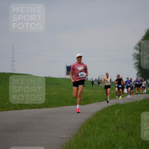 05.05.2024 - 7. Wedeler Halbmarathon Fuchs,  Jonas http://msf.ph/oto/6232643 05.05.2024 11:12:42 Laufen 668 meine-sportfotos.de