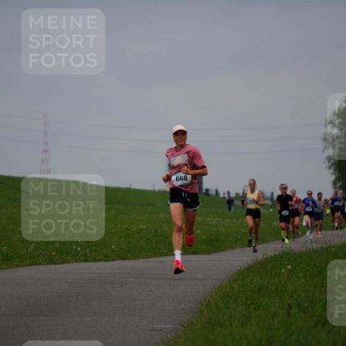 05.05.2024 - 7. Wedeler Halbmarathon Fuchs,  Jonas http://msf.ph/oto/6232651 05.05.2024 11:12:43 Laufen 668, 53 meine-sportfotos.de