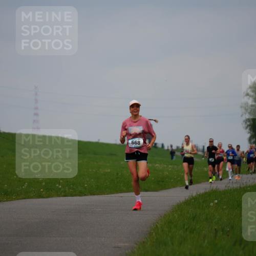 05.05.2024 - 7. Wedeler Halbmarathon Fuchs,  Jonas http://msf.ph/oto/6232652 05.05.2024 11:12:43 Laufen 668 meine-sportfotos.de