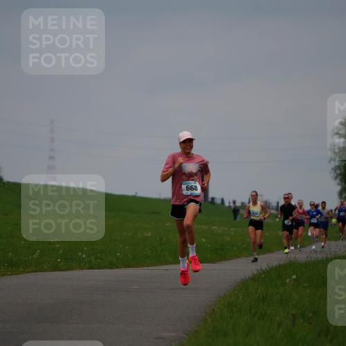 05.05.2024 - 7. Wedeler Halbmarathon Fuchs,  Jonas http://msf.ph/oto/6232653 05.05.2024 11:12:43 Laufen 668 meine-sportfotos.de