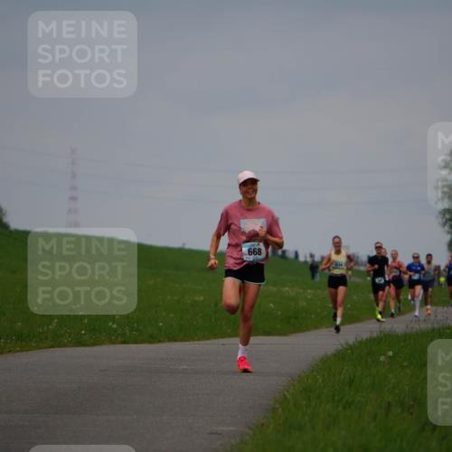 05.05.2024 - 7. Wedeler Halbmarathon Fuchs,  Jonas http://msf.ph/oto/6232655 05.05.2024 11:12:43 Laufen 668 meine-sportfotos.de