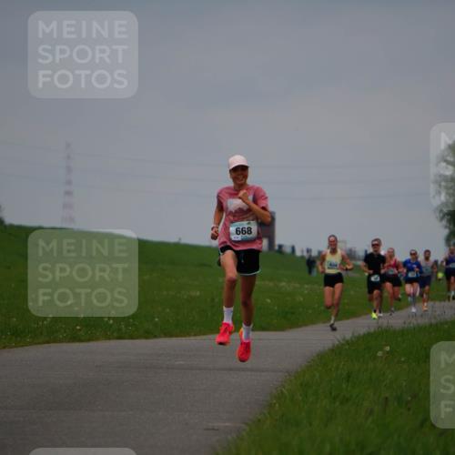 05.05.2024 - 7. Wedeler Halbmarathon Fuchs,  Jonas http://msf.ph/oto/6232656 05.05.2024 11:12:43 Laufen 668, 534 meine-sportfotos.de