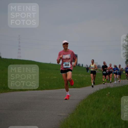 05.05.2024 - 7. Wedeler Halbmarathon Fuchs,  Jonas http://msf.ph/oto/6232658 05.05.2024 11:12:44 Laufen 668 meine-sportfotos.de