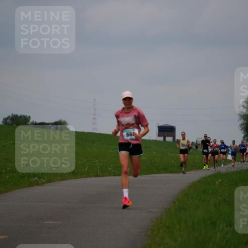 05.05.2024 - 7. Wedeler Halbmarathon Fuchs,  Jonas http://msf.ph/oto/6232669 05.05.2024 11:12:46 Laufen 399 meine-sportfotos.de