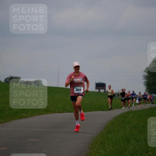 05.05.2024 - 7. Wedeler Halbmarathon Fuchs,  Jonas http://msf.ph/oto/6232670 05.05.2024 11:12:46 Laufen 668 meine-sportfotos.de