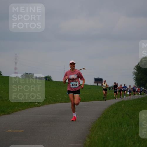 05.05.2024 - 7. Wedeler Halbmarathon Fuchs,  Jonas http://msf.ph/oto/6232671 05.05.2024 11:12:47 Laufen 668 meine-sportfotos.de