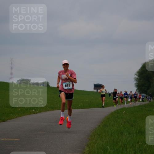 05.05.2024 - 7. Wedeler Halbmarathon Fuchs,  Jonas http://msf.ph/oto/6232675 05.05.2024 11:12:48 Laufen 668 meine-sportfotos.de