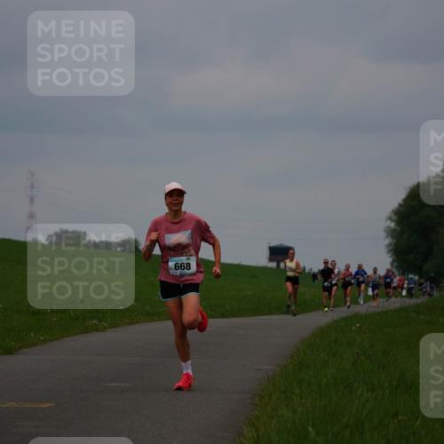 05.05.2024 - 7. Wedeler Halbmarathon Fuchs,  Jonas http://msf.ph/oto/6232677 05.05.2024 11:12:48 Laufen 668 meine-sportfotos.de