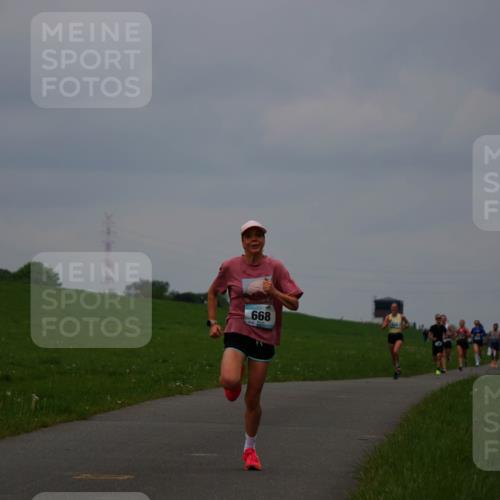 05.05.2024 - 7. Wedeler Halbmarathon Fuchs,  Jonas http://msf.ph/oto/6232680 05.05.2024 11:12:48 Laufen 668 meine-sportfotos.de