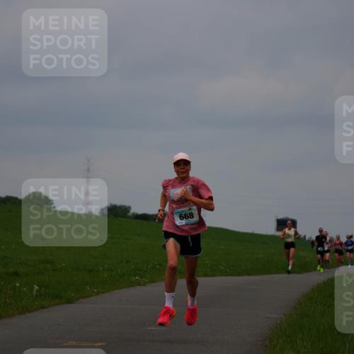 05.05.2024 - 7. Wedeler Halbmarathon Fuchs,  Jonas http://msf.ph/oto/6232681 05.05.2024 11:12:48 Laufen 668 meine-sportfotos.de