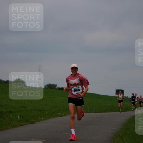 05.05.2024 - 7. Wedeler Halbmarathon Fuchs,  Jonas http://msf.ph/oto/6232682 05.05.2024 11:12:48 Laufen 668 meine-sportfotos.de