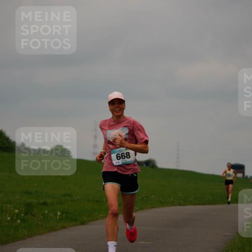 05.05.2024 - 7. Wedeler Halbmarathon Fuchs,  Jonas http://msf.ph/oto/6232687 05.05.2024 11:12:50 Laufen 668, 882 meine-sportfotos.de