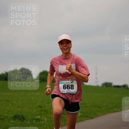 05.05.2024 - 7. Wedeler Halbmarathon Fuchs,  Jonas http://msf.ph/oto/6232689 05.05.2024 11:12:51 Laufen 668, 82 meine-sportfotos.de