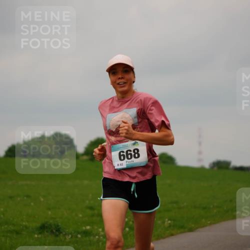05.05.2024 - 7. Wedeler Halbmarathon Fuchs,  Jonas http://msf.ph/oto/6232690 05.05.2024 11:12:51 Laufen 668, 82 meine-sportfotos.de
