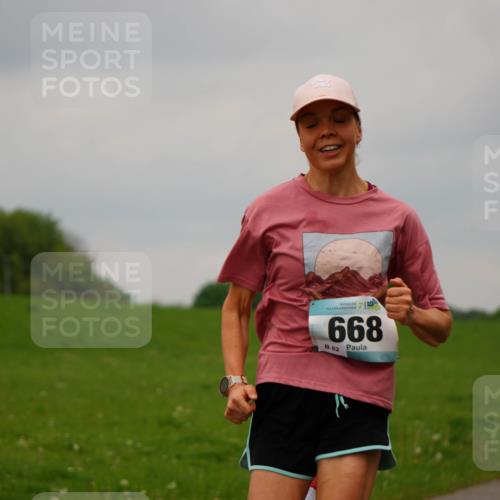 05.05.2024 - 7. Wedeler Halbmarathon Fuchs,  Jonas http://msf.ph/oto/6232694 05.05.2024 11:12:52 Laufen 668, 82 meine-sportfotos.de