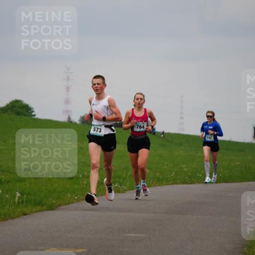 05.05.2024 - 7. Wedeler Halbmarathon Fuchs,  Jonas http://msf.ph/oto/6232772 05.05.2024 11:13:08 Laufen 573, 784, 742, 488 meine-sportfotos.de