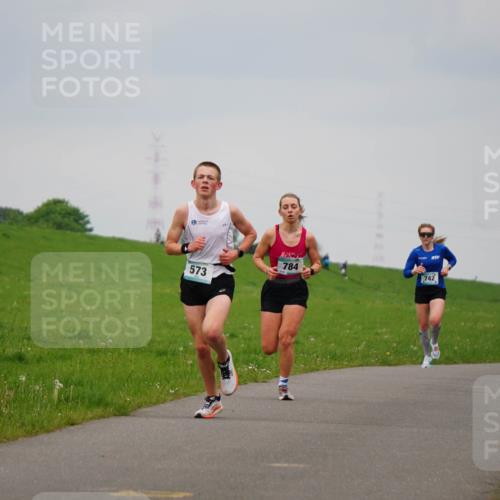 05.05.2024 - 7. Wedeler Halbmarathon Fuchs,  Jonas http://msf.ph/oto/6232774 05.05.2024 11:13:08 Laufen 784, 573, 742, 486 meine-sportfotos.de